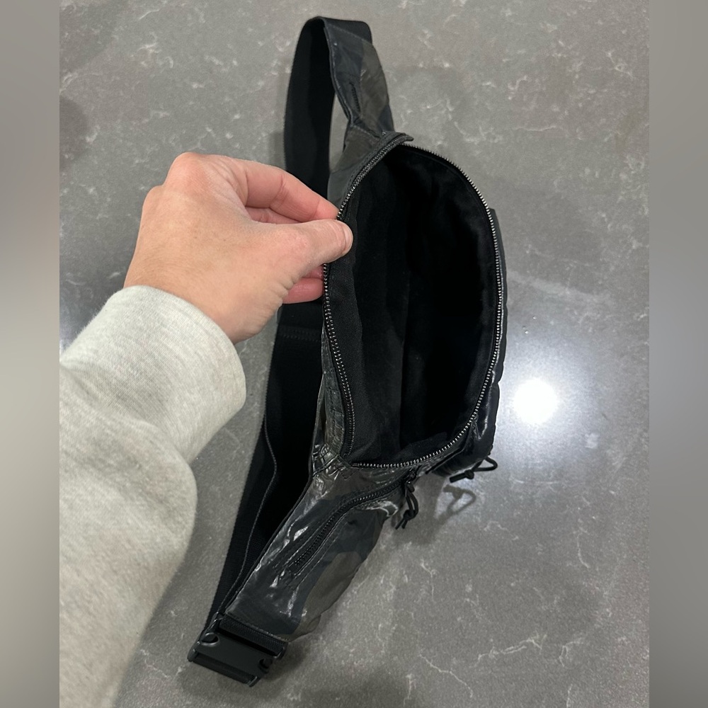 Saint Laurent Nuxx crossbody - Picture 9 of 11